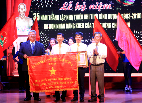 Nhà Thiếu nhi Bình Dương vinh dự được Thủ tướng Chính phủ trao tặng Bằng khen
